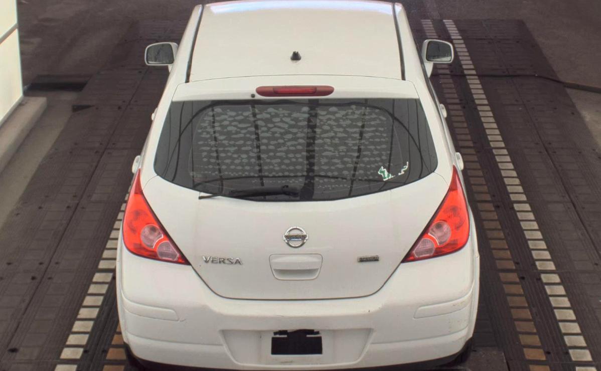 Nissan Versa  2012