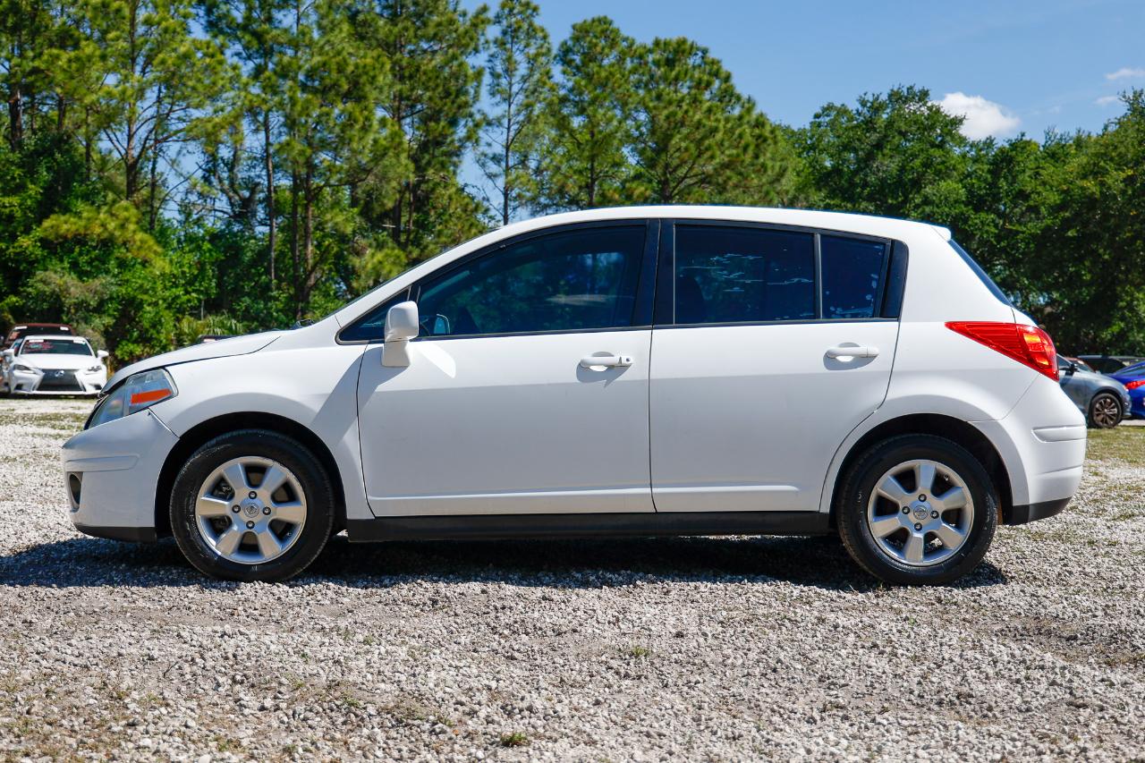 Nissan Versa  2012