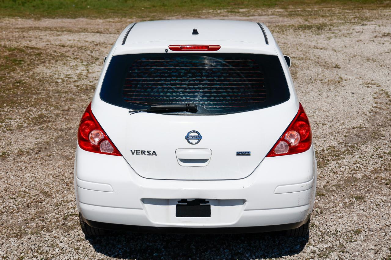 Nissan Versa  2012