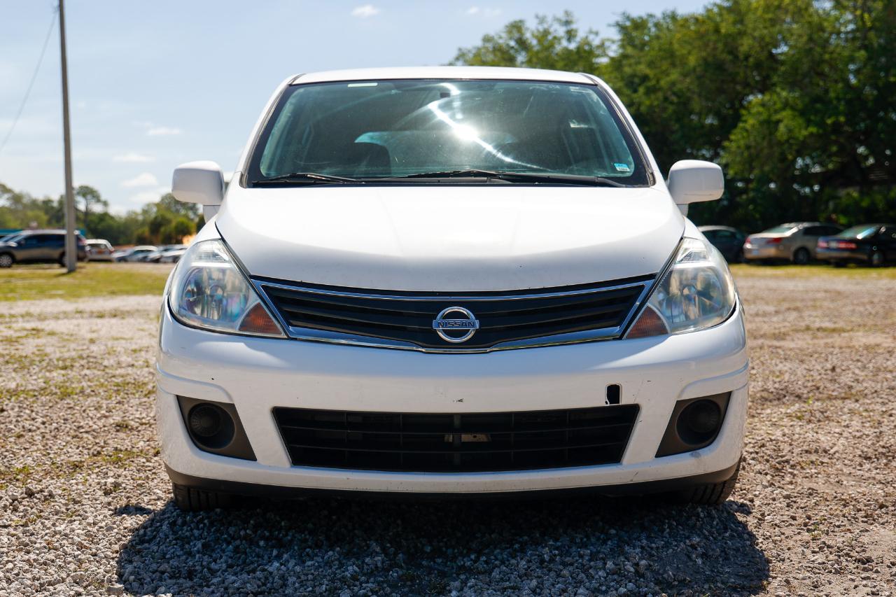 Nissan Versa  2012