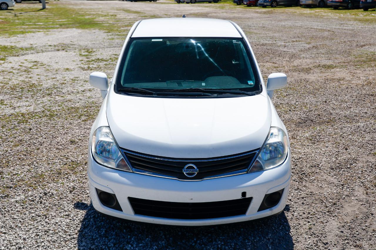 Nissan Versa  2012
