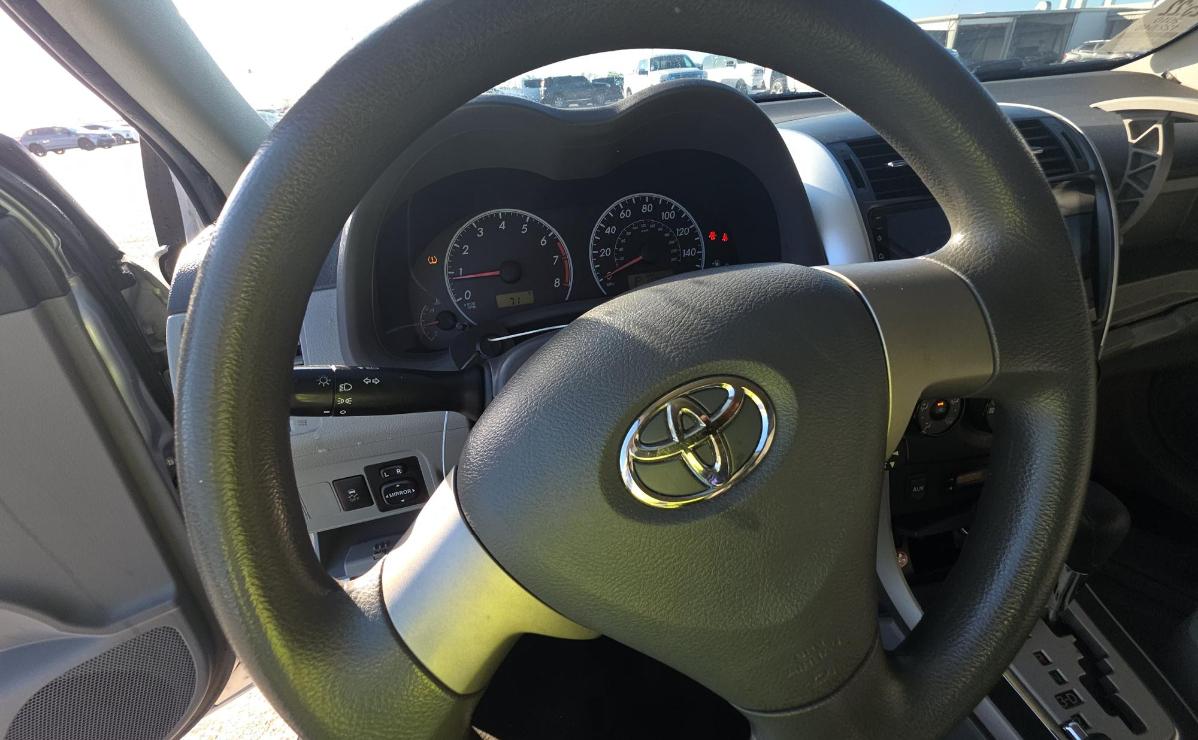 Toyota Corolla  2010