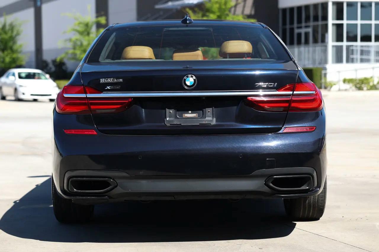 BMW 750i xDrive  2016