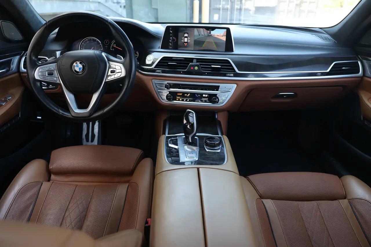 BMW 750i xDrive  2016
