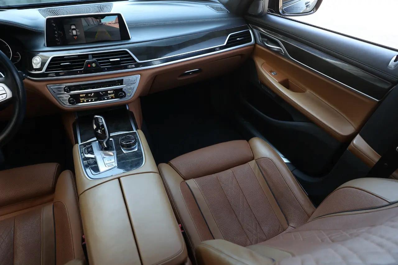 BMW 750i xDrive  2016