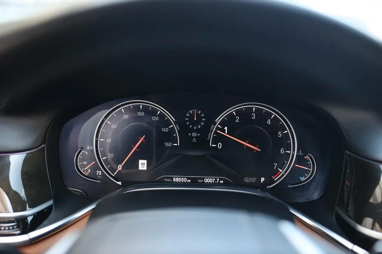 BMW 750i xDrive  2016