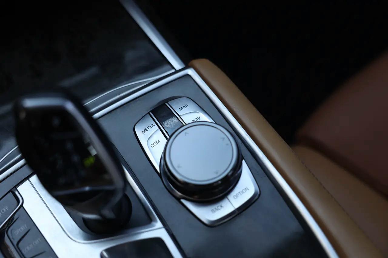 BMW 750i xDrive  2016