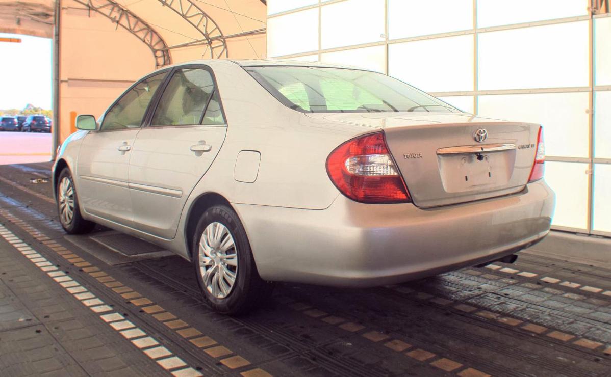 Toyota Camry  2004