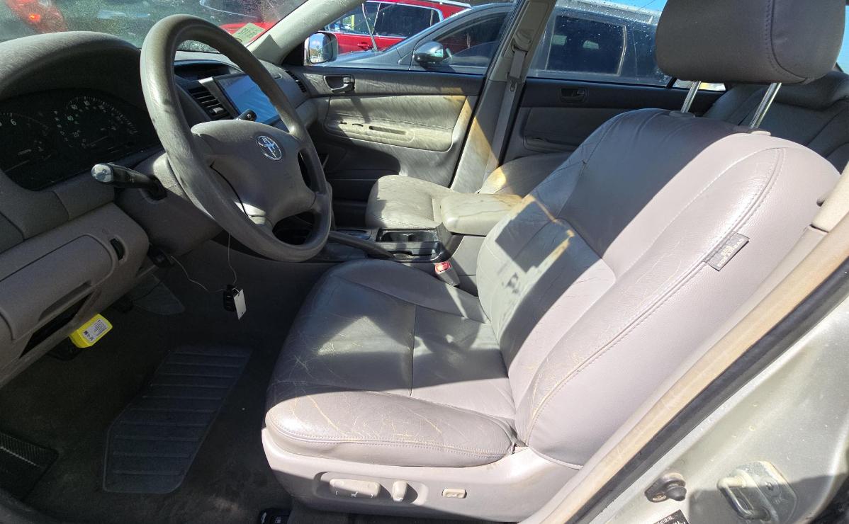 Toyota Camry  2004