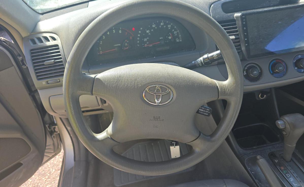 Toyota Camry  2004