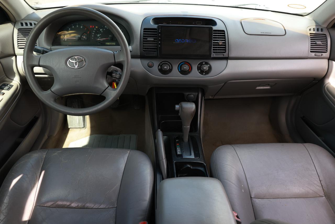 Toyota Camry  2004