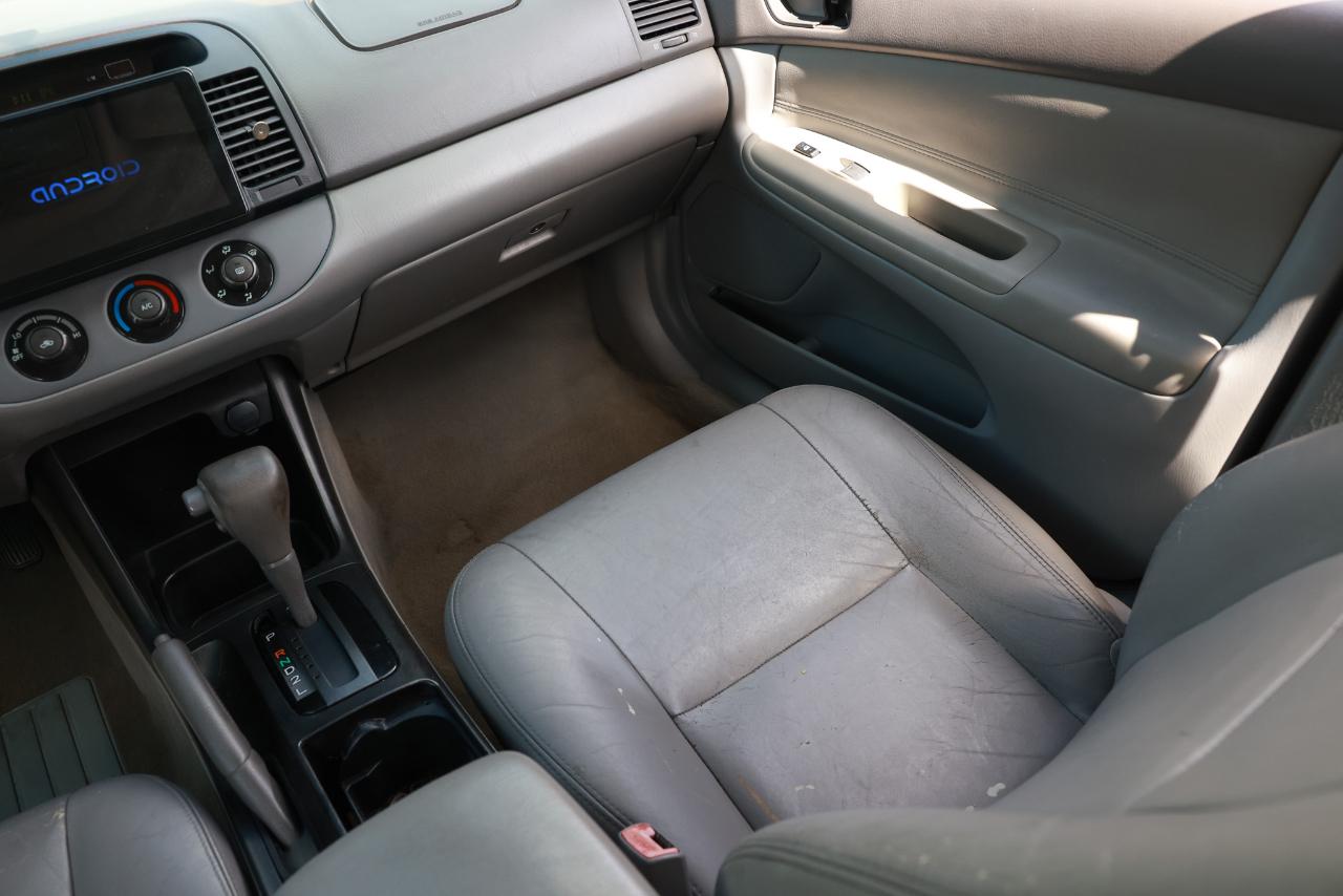 Toyota Camry  2004
