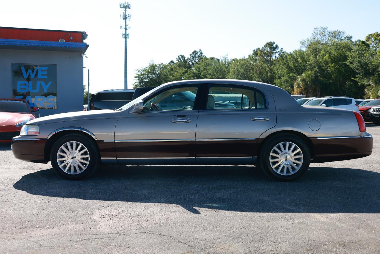 Lincoln Town Car  2003