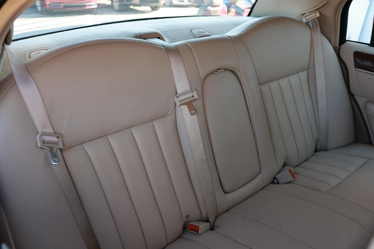 Lincoln Town Car  2003