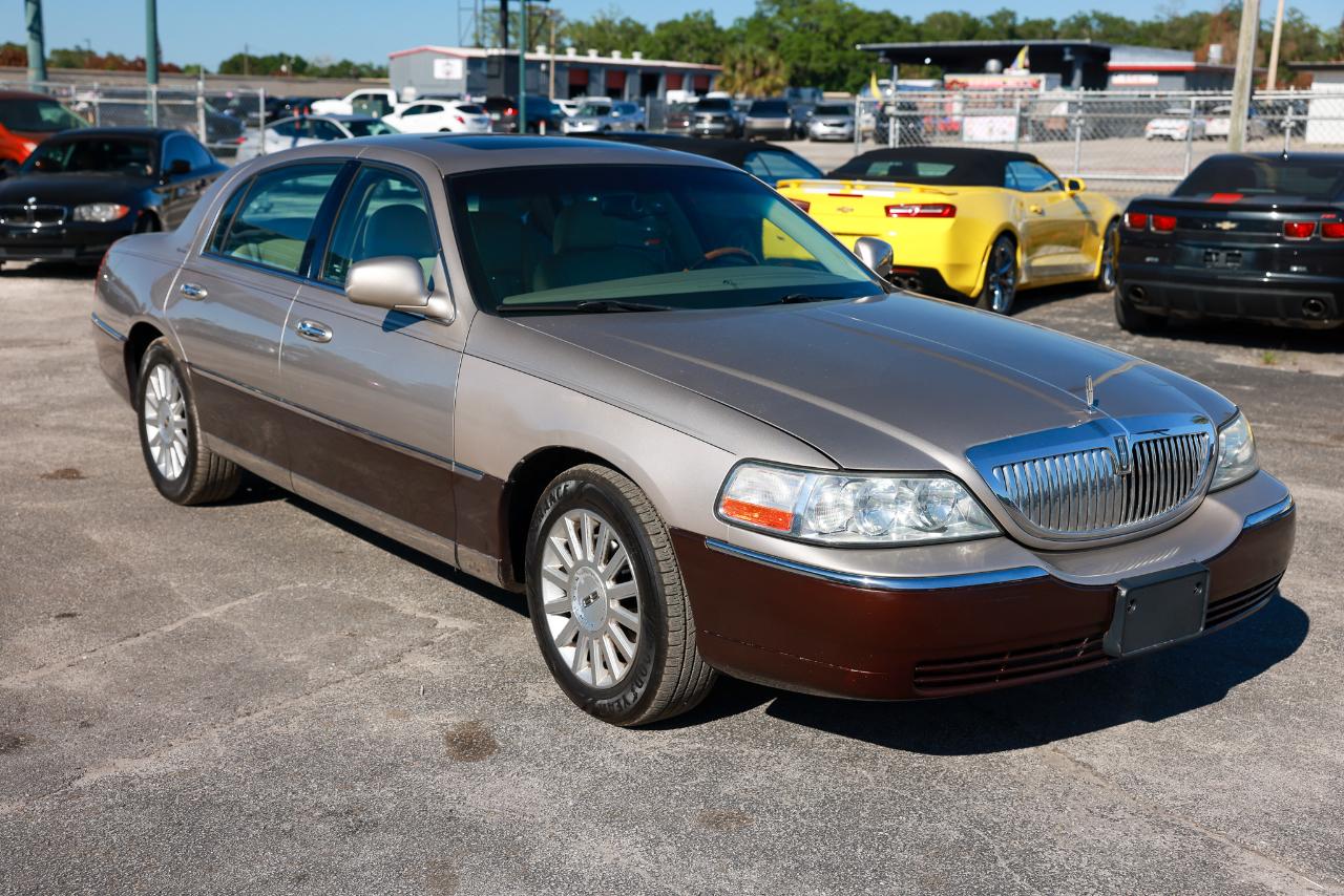 Lincoln Town Car  2003