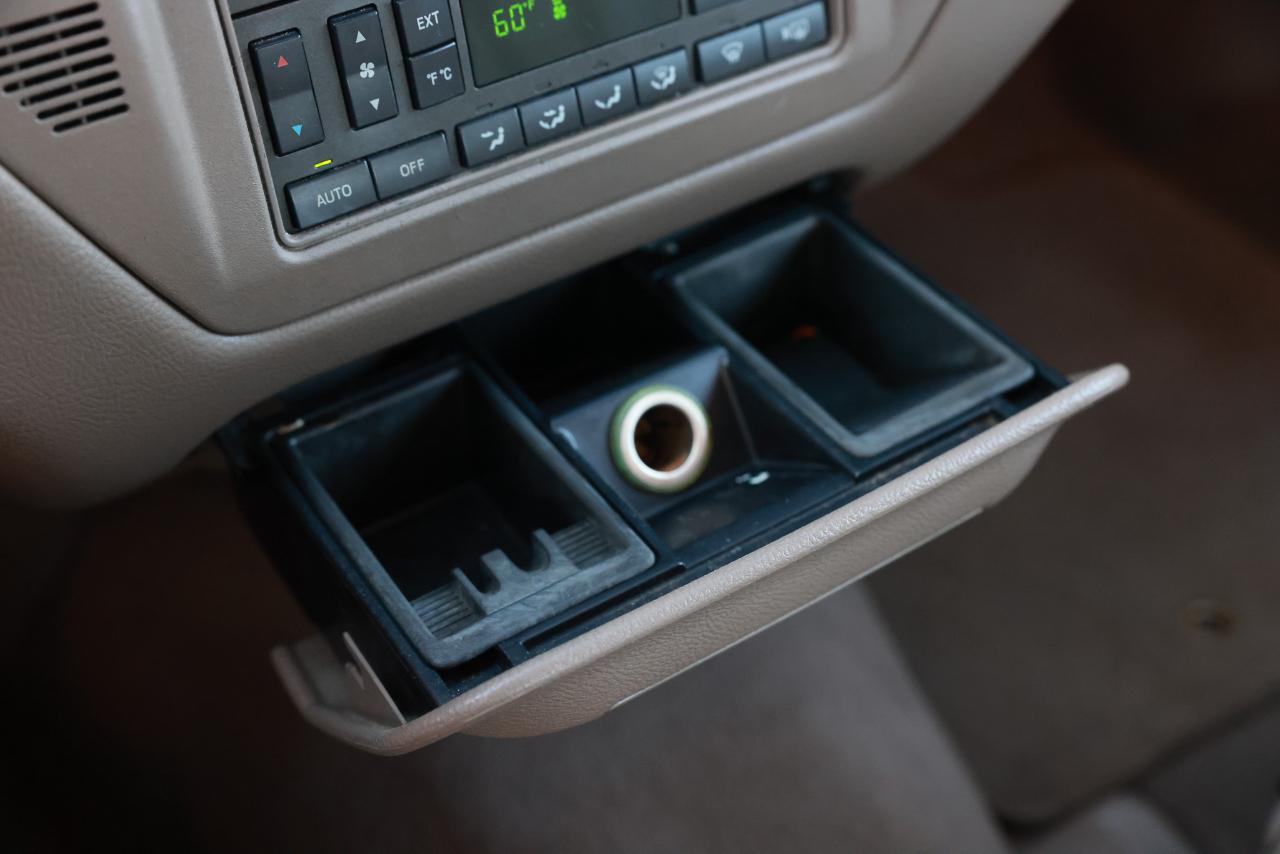 Lincoln Town Car  2003