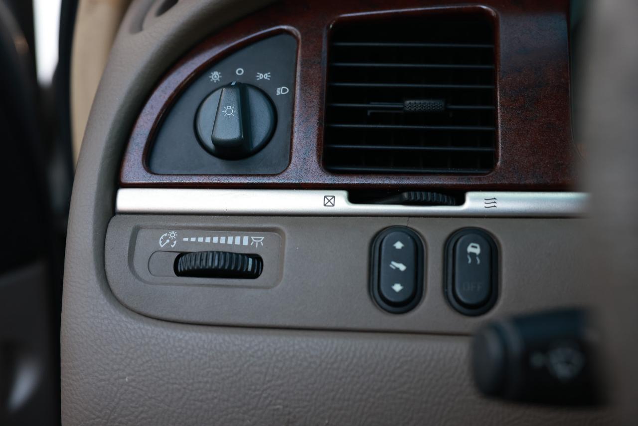 Lincoln Town Car  2003