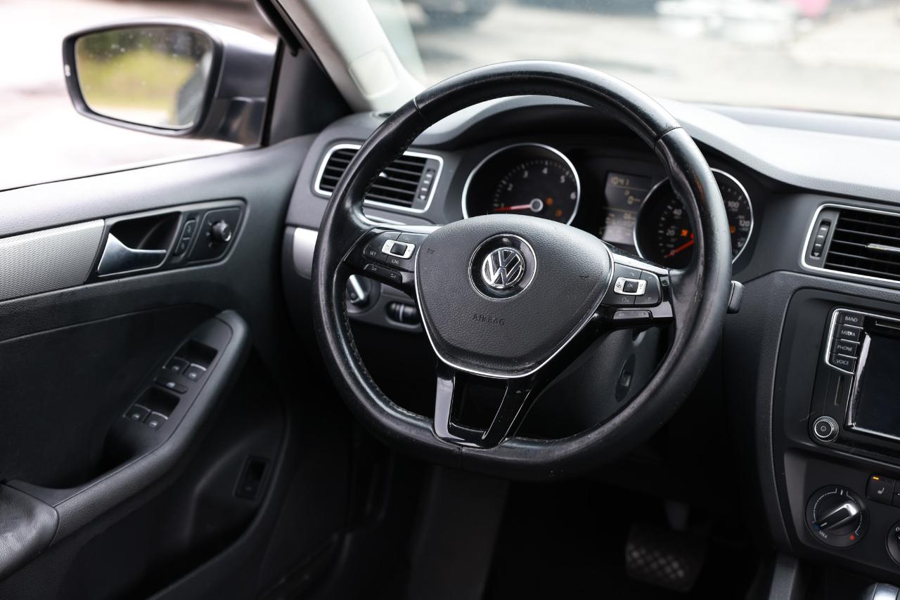 Volkswagen Jetta Sedan  2016