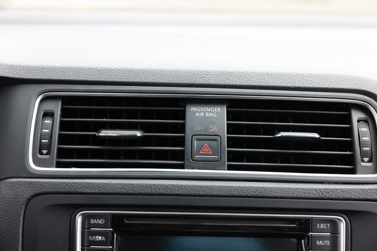 Volkswagen Jetta Sedan  2016