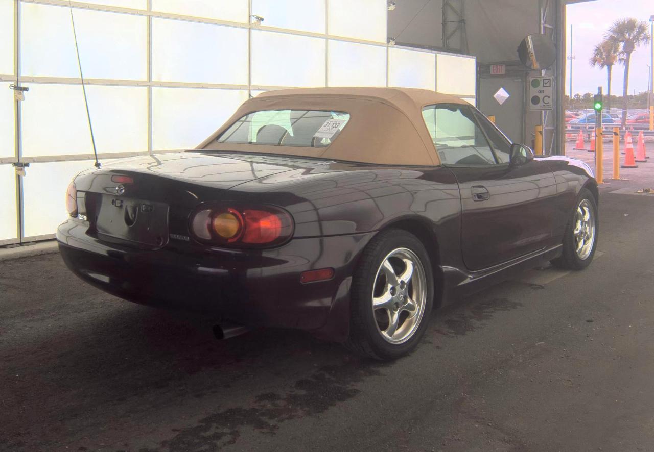 Mazda MX-5 Miata  2000
