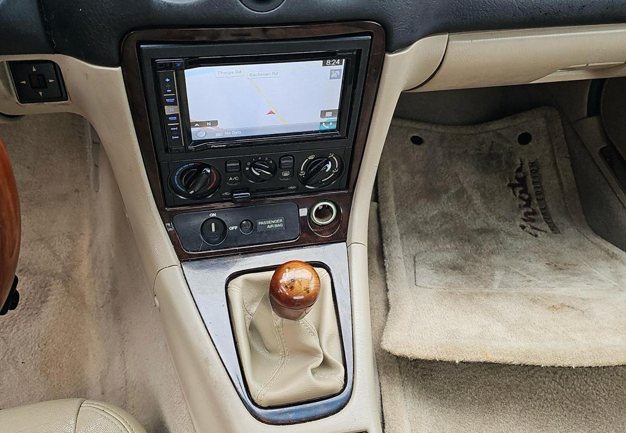 Mazda MX-5 Miata  2000