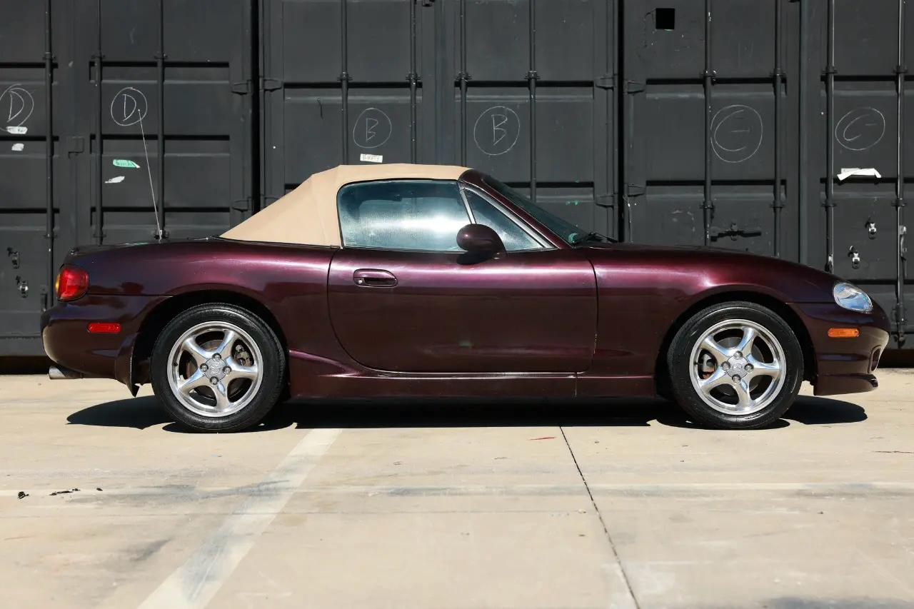 Mazda MX-5 Miata  2000