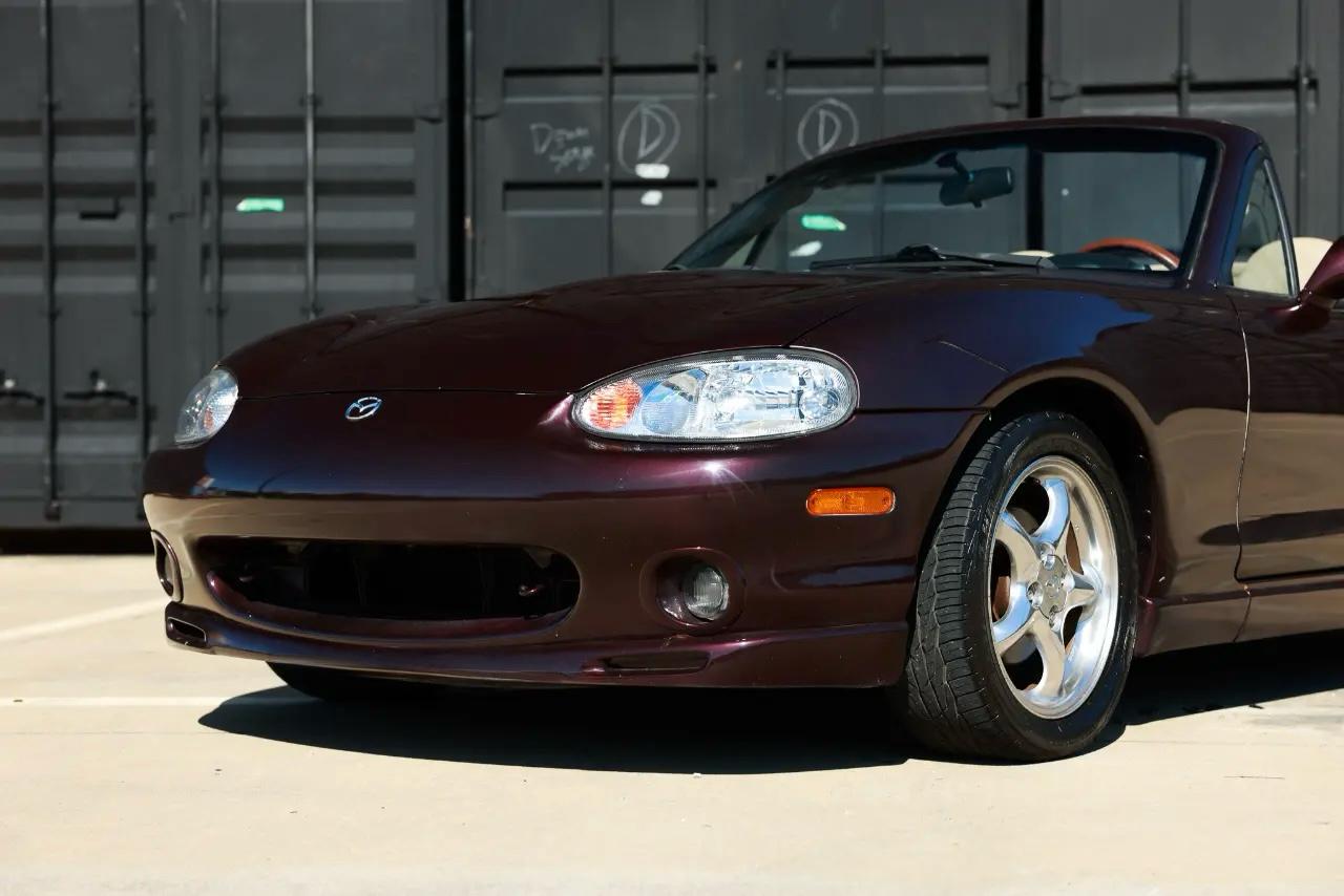 Mazda MX-5 Miata  2000