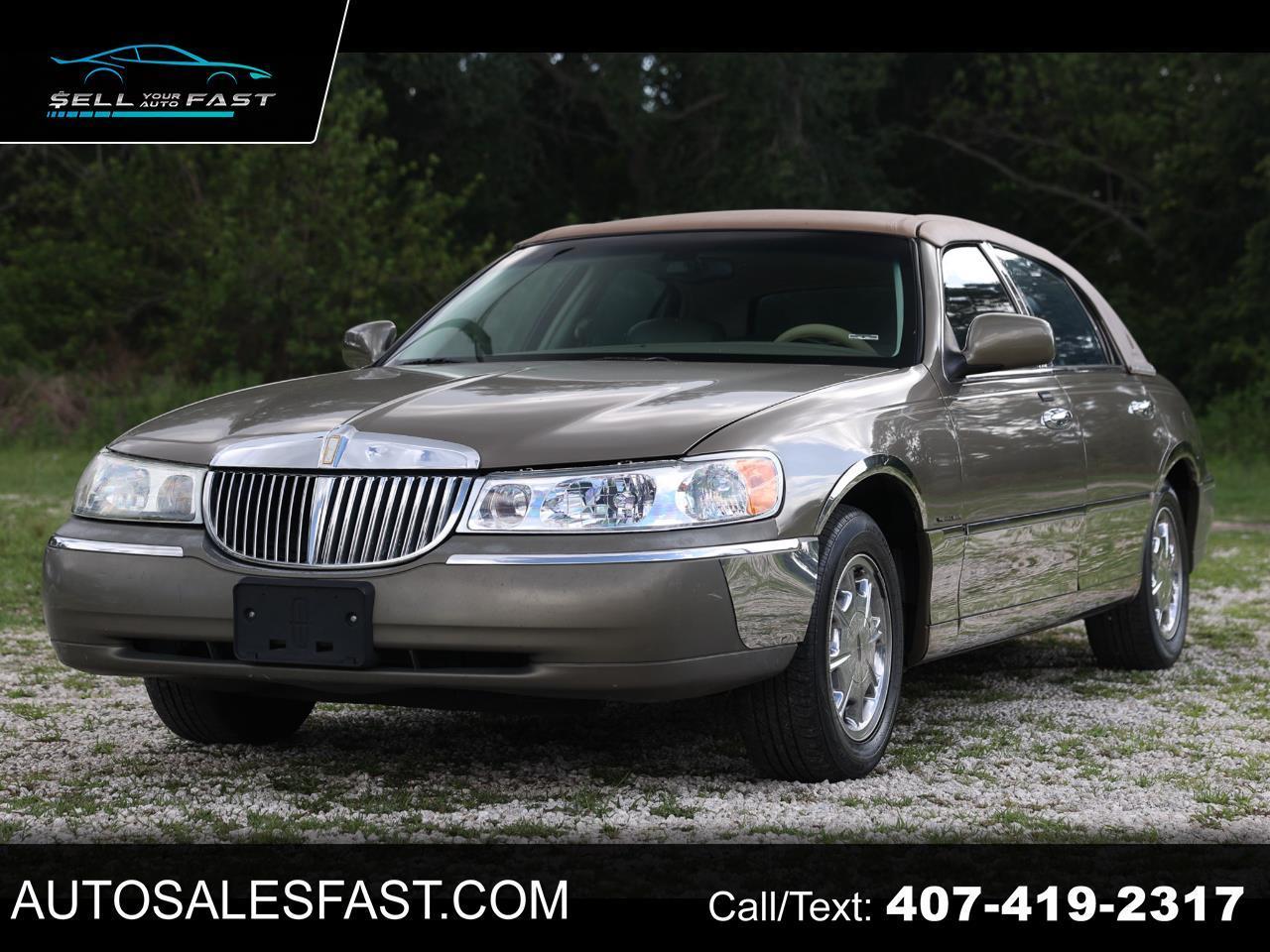 2001 Lincoln Town Car Signature's photo