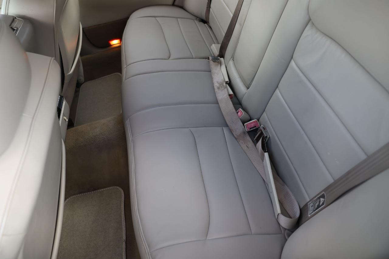 Lincoln Town Car  2001