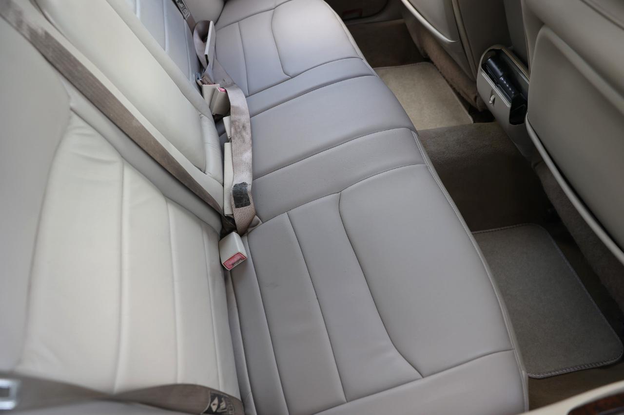 Lincoln Town Car  2001