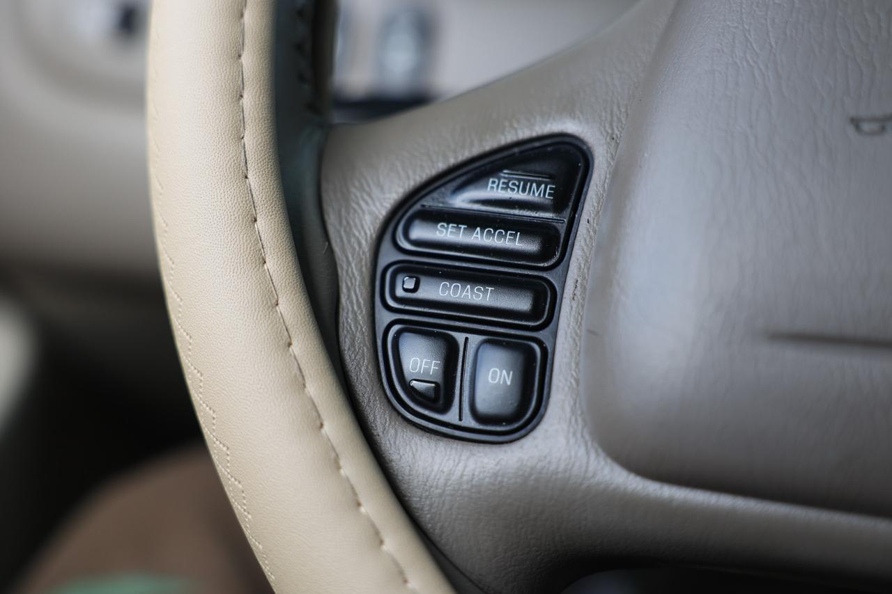 Lincoln Town Car  2001