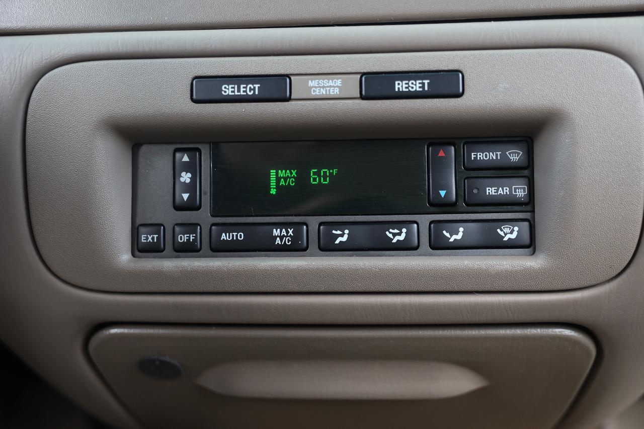 Lincoln Town Car  2001