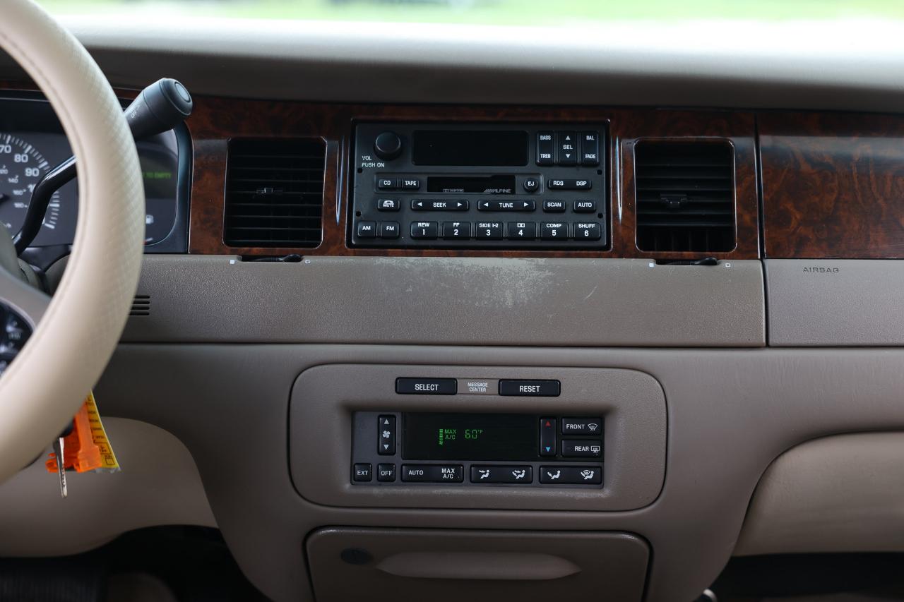Lincoln Town Car  2001