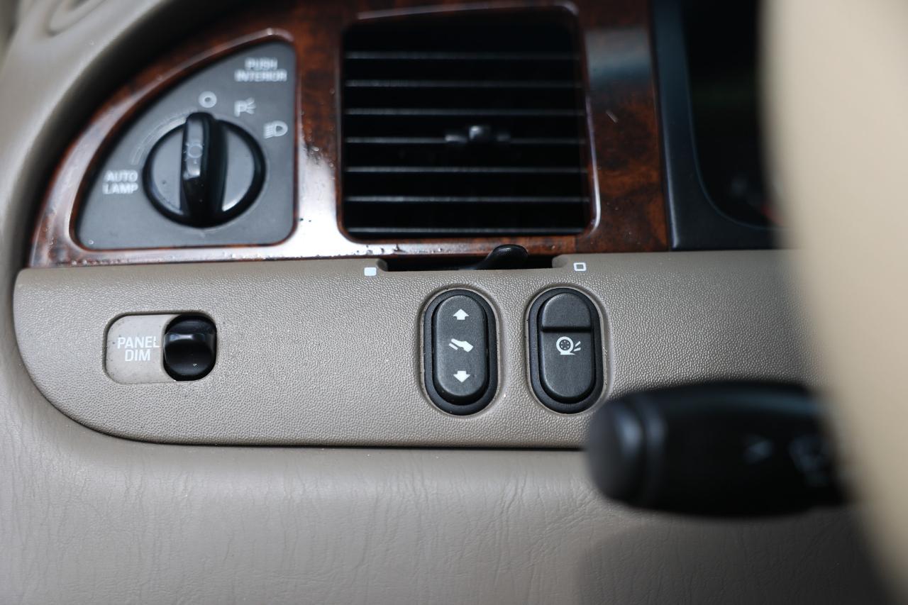 Lincoln Town Car  2001