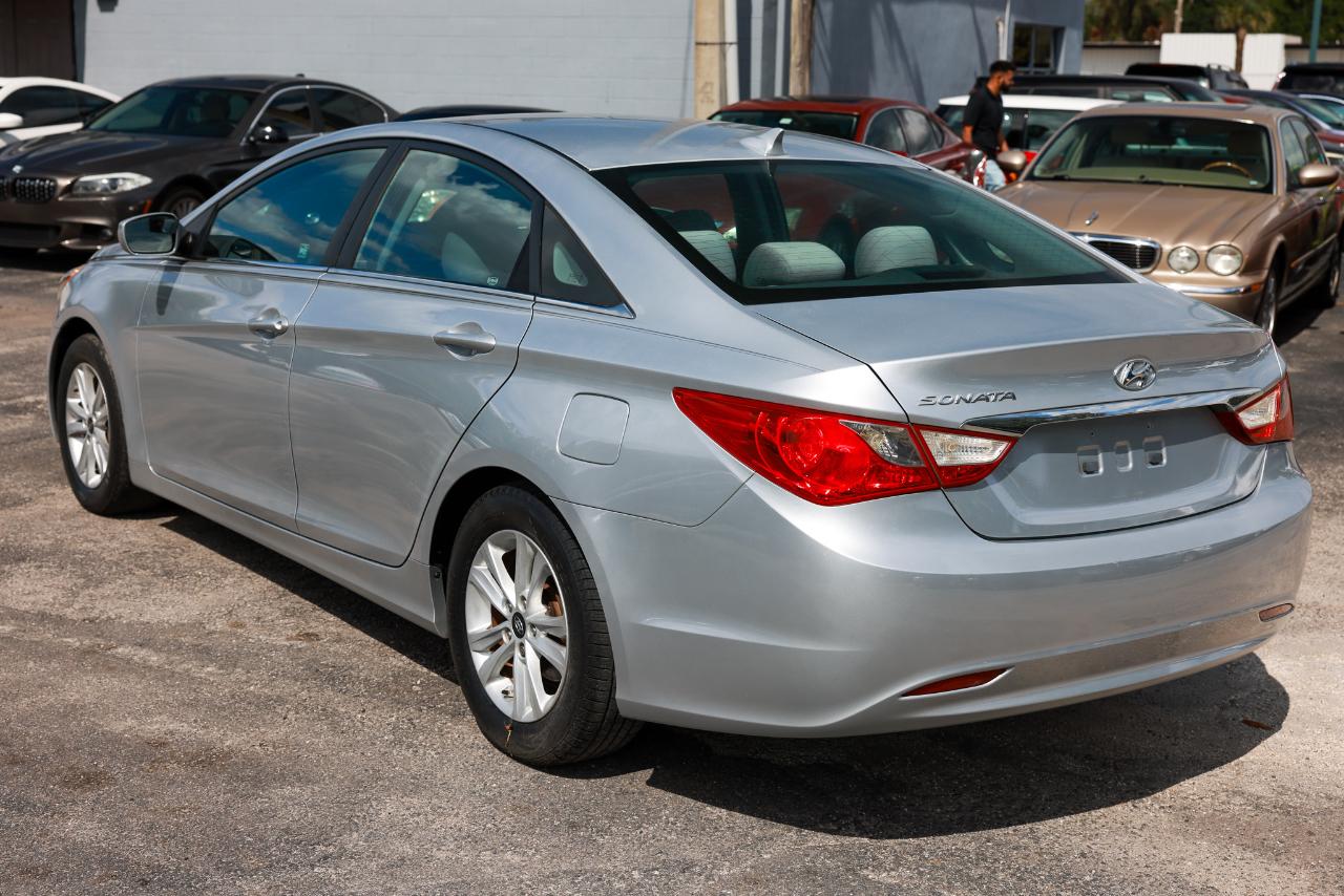 Hyundai Sonata GLS 2011