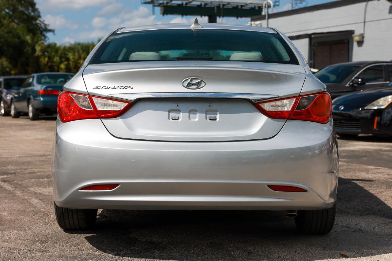 Hyundai Sonata GLS 2011