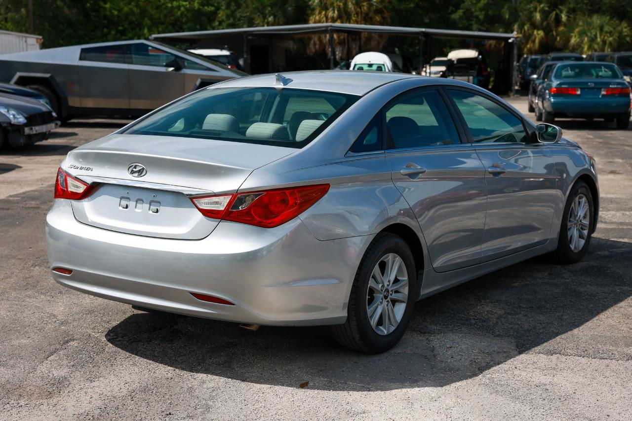 Hyundai Sonata GLS 2011