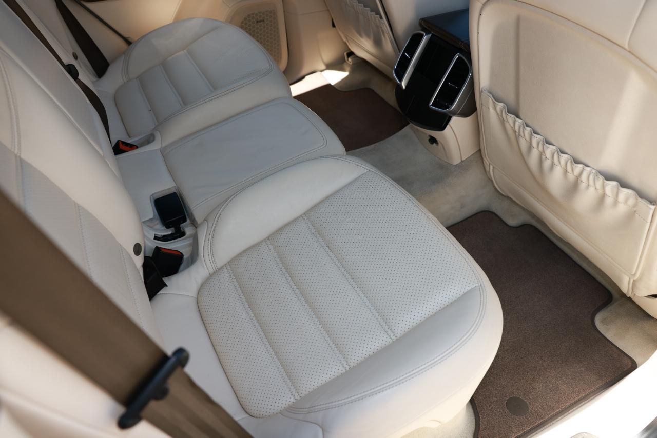Porsche Cayenne  2014
