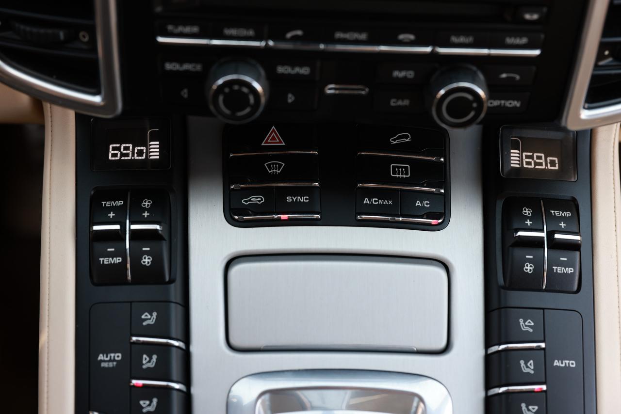 Porsche Cayenne  2014