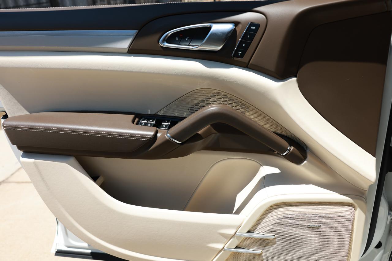 Porsche Cayenne  2014