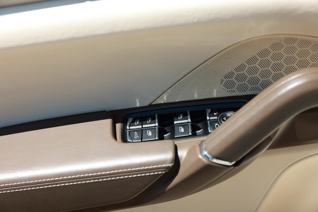 Porsche Cayenne  2014
