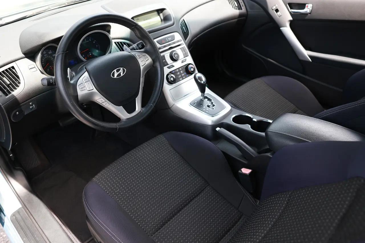 Hyundai Genesis  2010