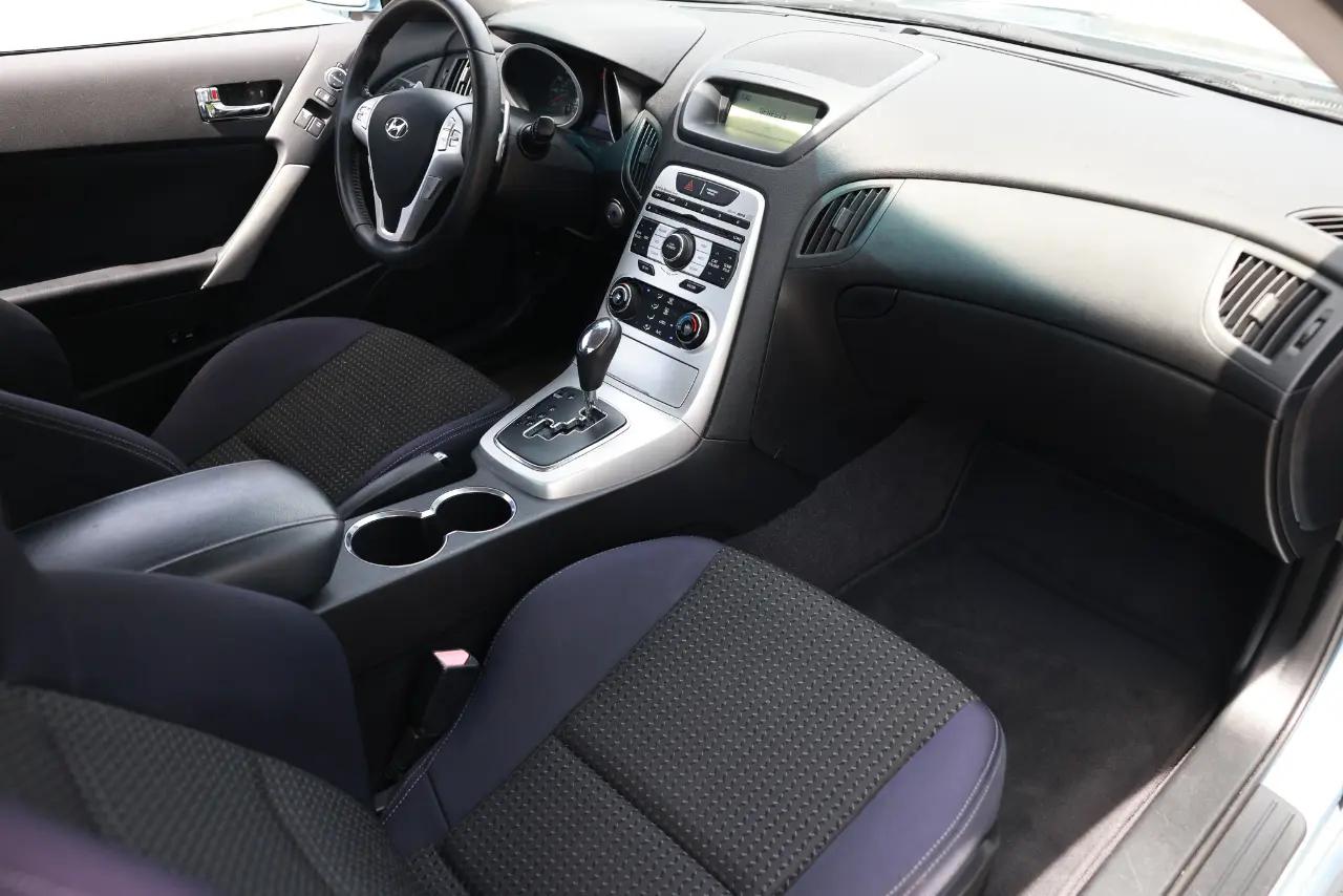 Hyundai Genesis  2010
