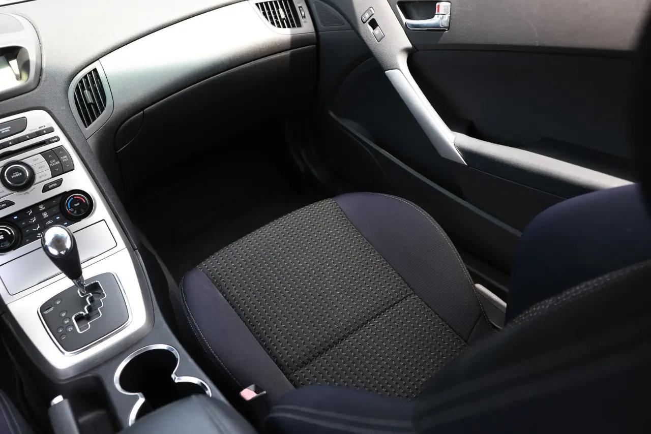 Hyundai Genesis  2010