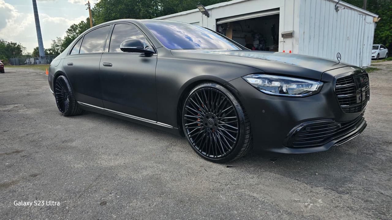 Mercedes-Benz S-Class  2022
