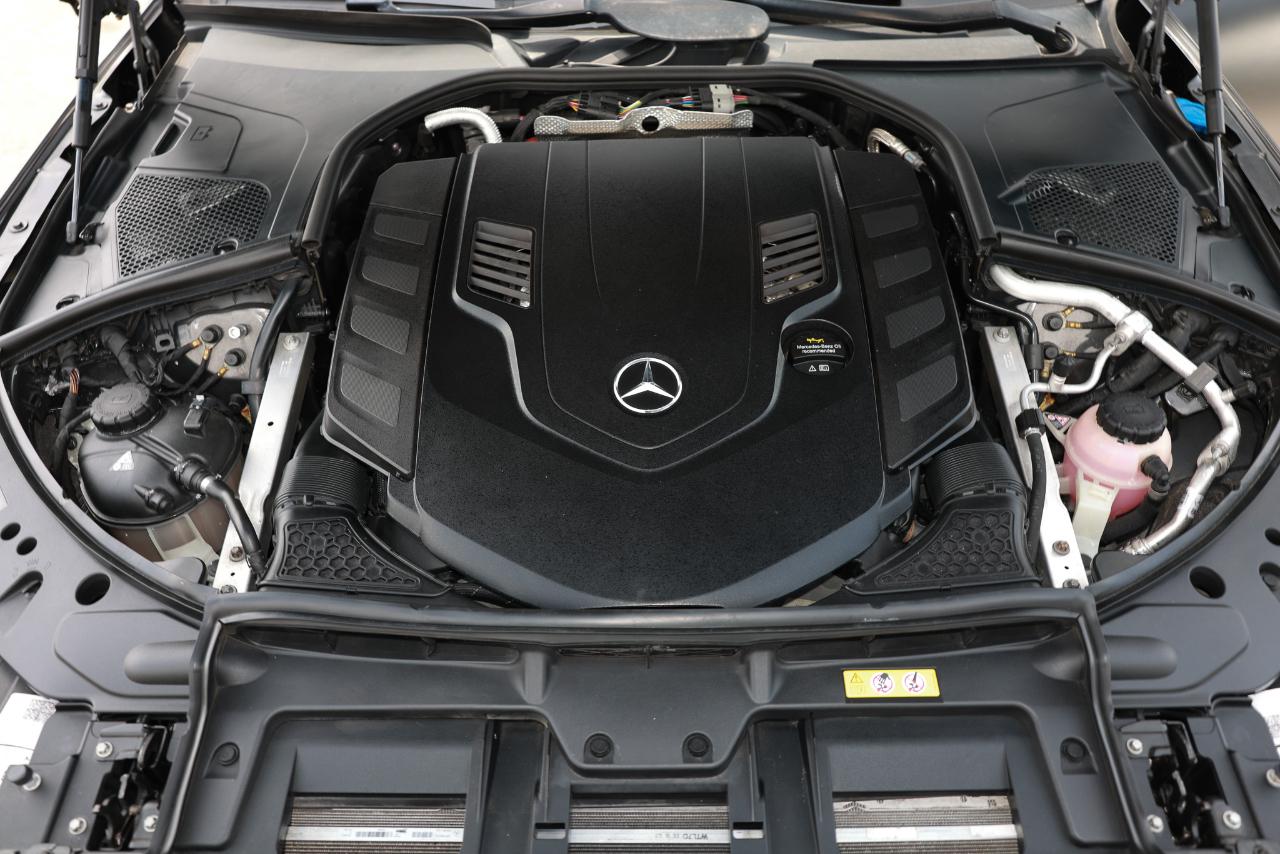 Mercedes-Benz S-Class  2022