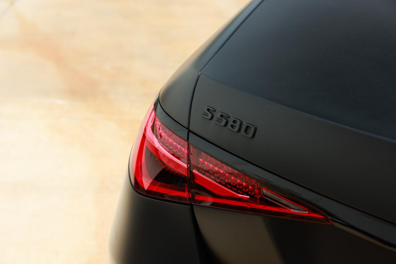 Mercedes-Benz S-Class  2022