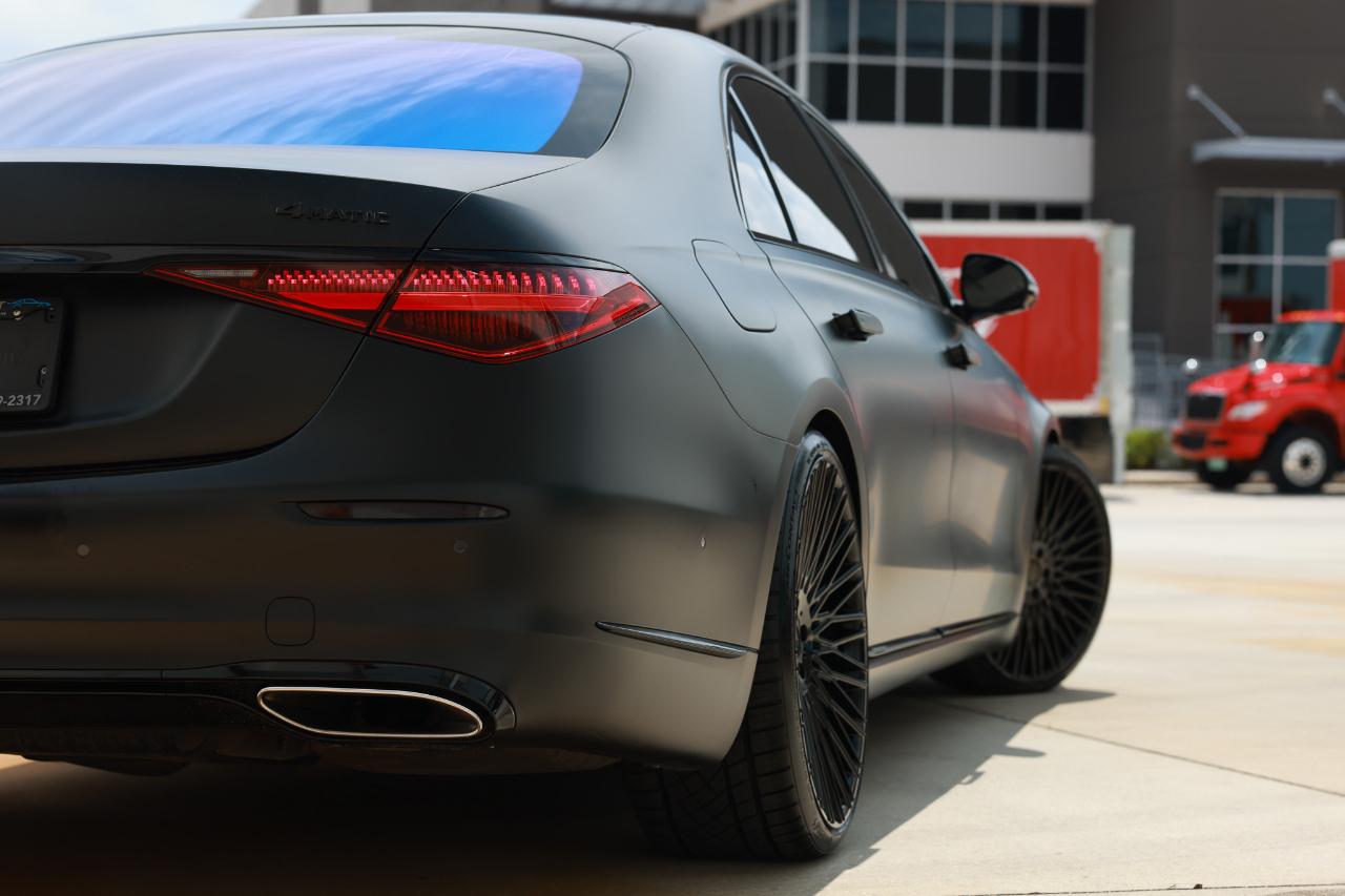Mercedes-Benz S-Class  2022