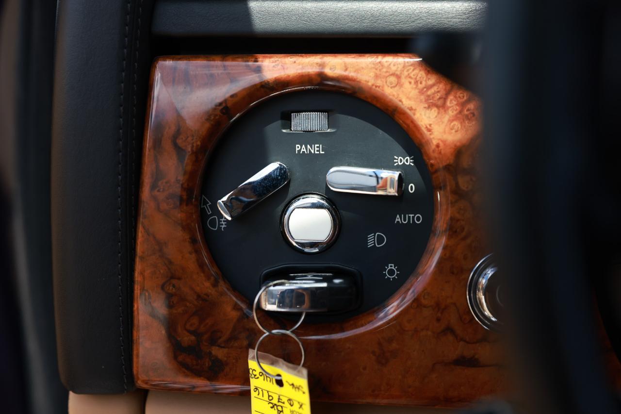 Rolls-Royce Phantom  2006