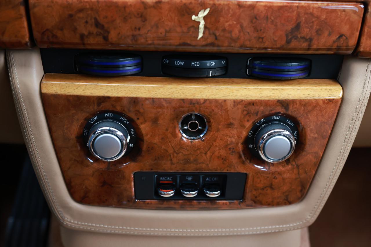 Rolls-Royce Phantom  2006